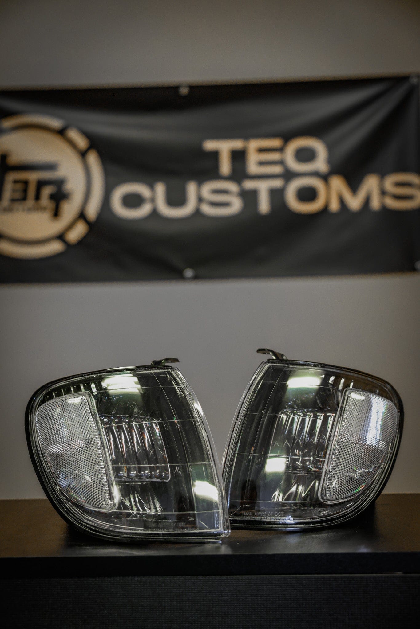 2000-2004 Tundra Access Cab/Single Cab Black Corner Lights