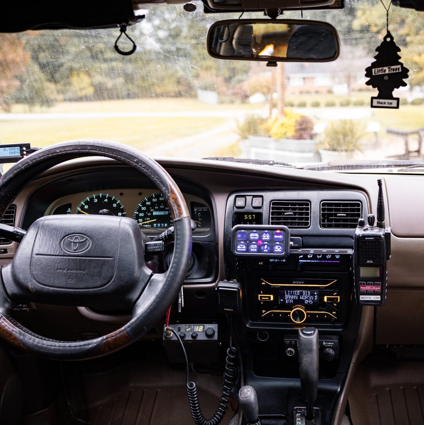 TEQ Offroad 3rd Gen 4Runner Phone Dash Mount | Modular Accessory Mount (MAM) | (1996-2002)