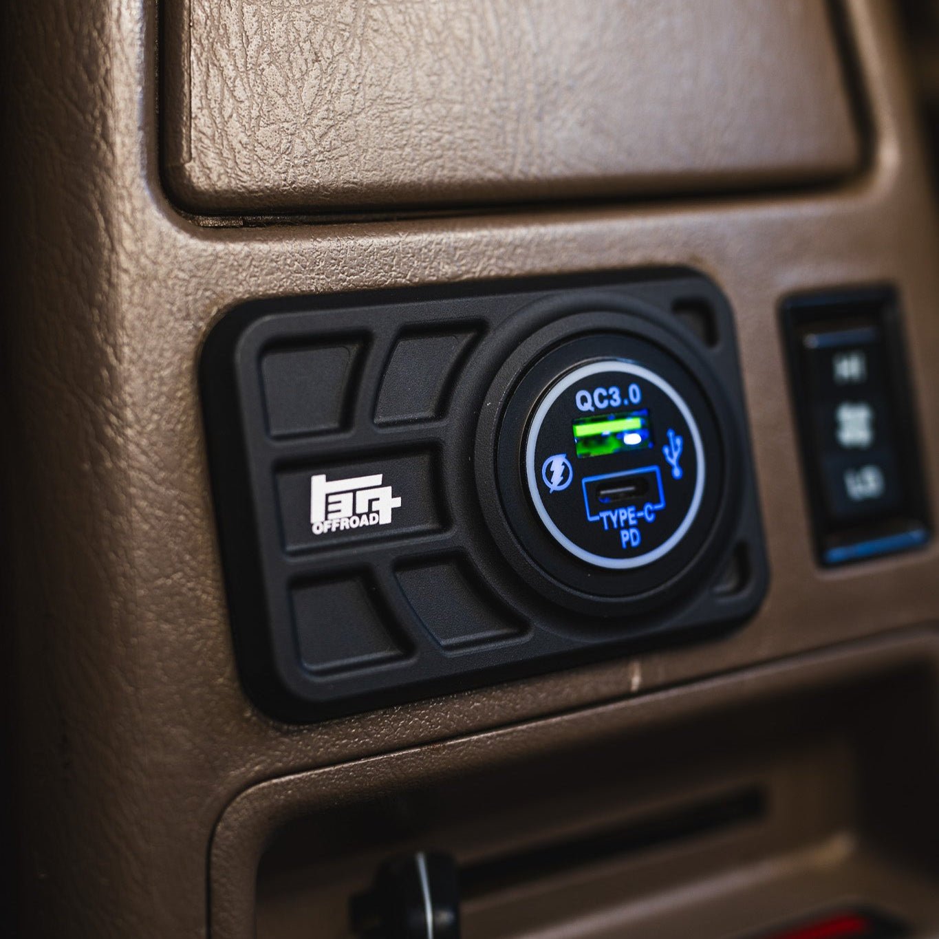 TEQ Offroad Center Console USB 12V Power Panel | Billet Aluminum | Replaces Ashtray | 1996-2002 4Runner