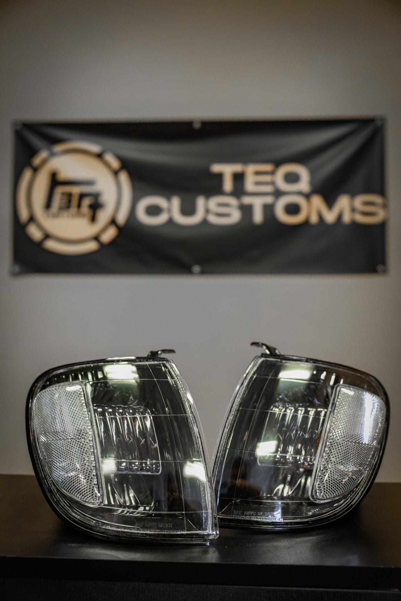 2000-2004 Tundra Access Cab/Single Cab Black Corner Lights
