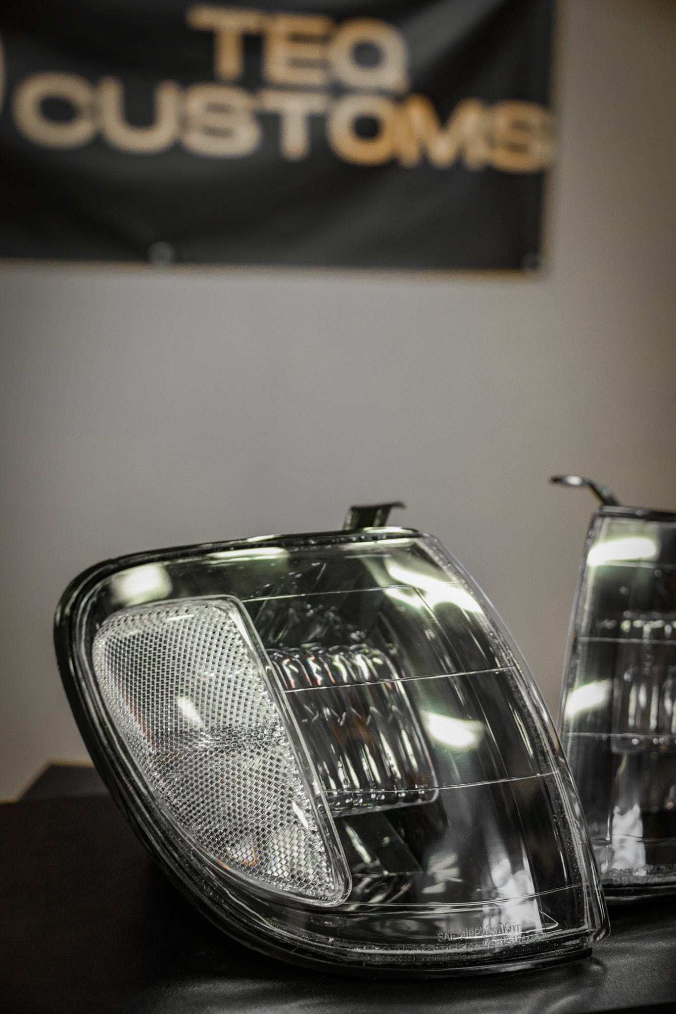 2000-2004 Tundra Access Cab/Single Cab Black Corner Lights