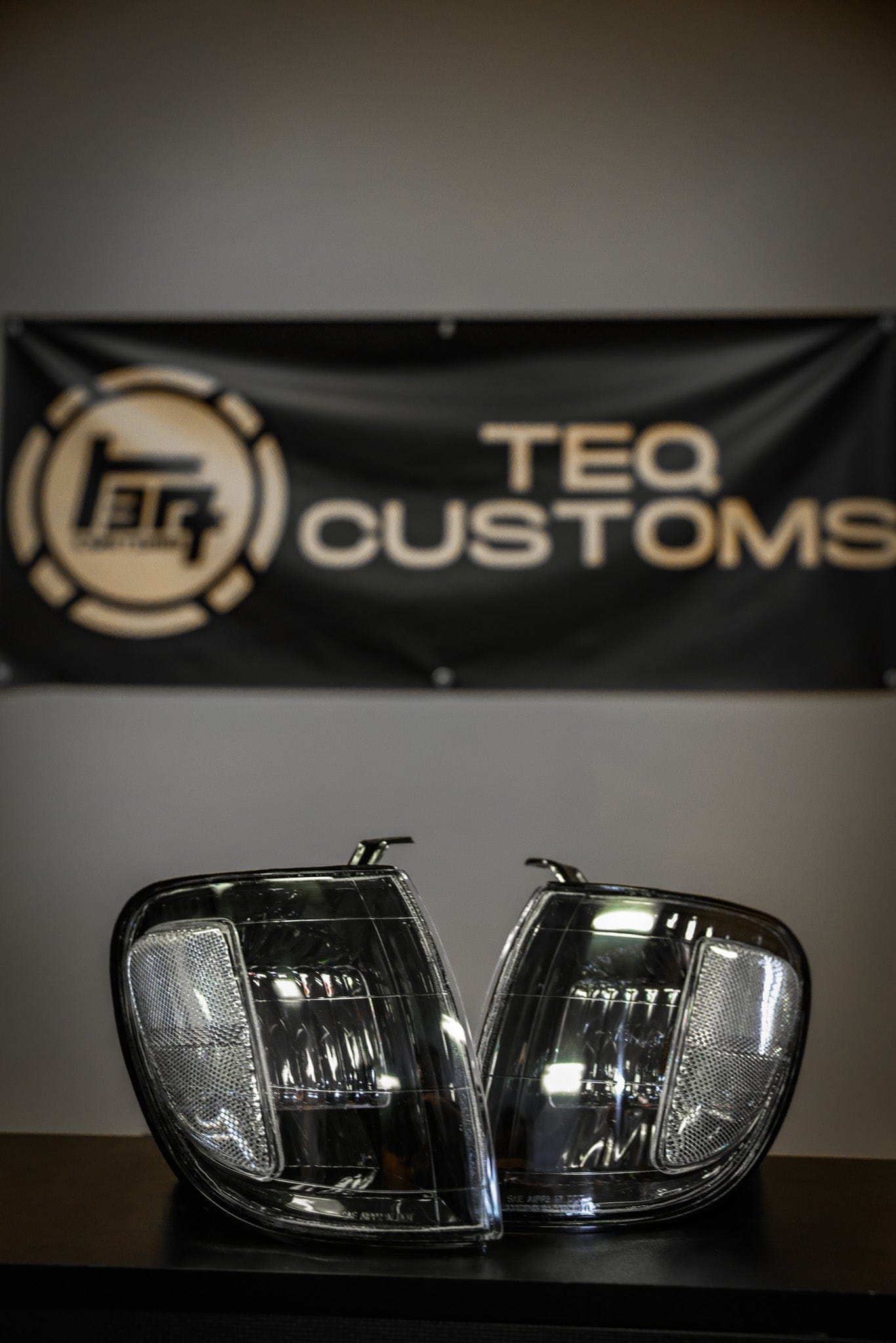 2000-2004 Tundra Access Cab/Single Cab Black Corner Lights
